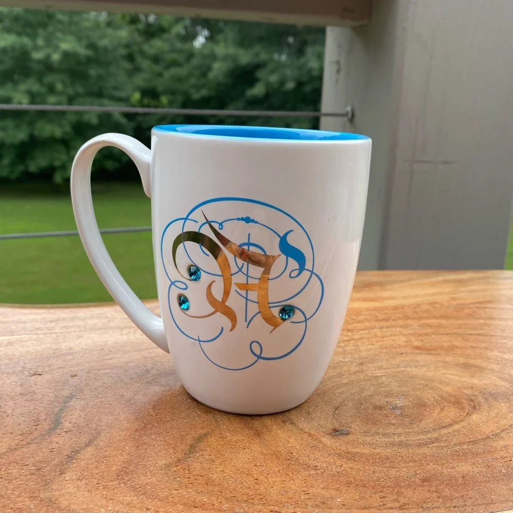 Disney Parks Alice in Wonderland mug